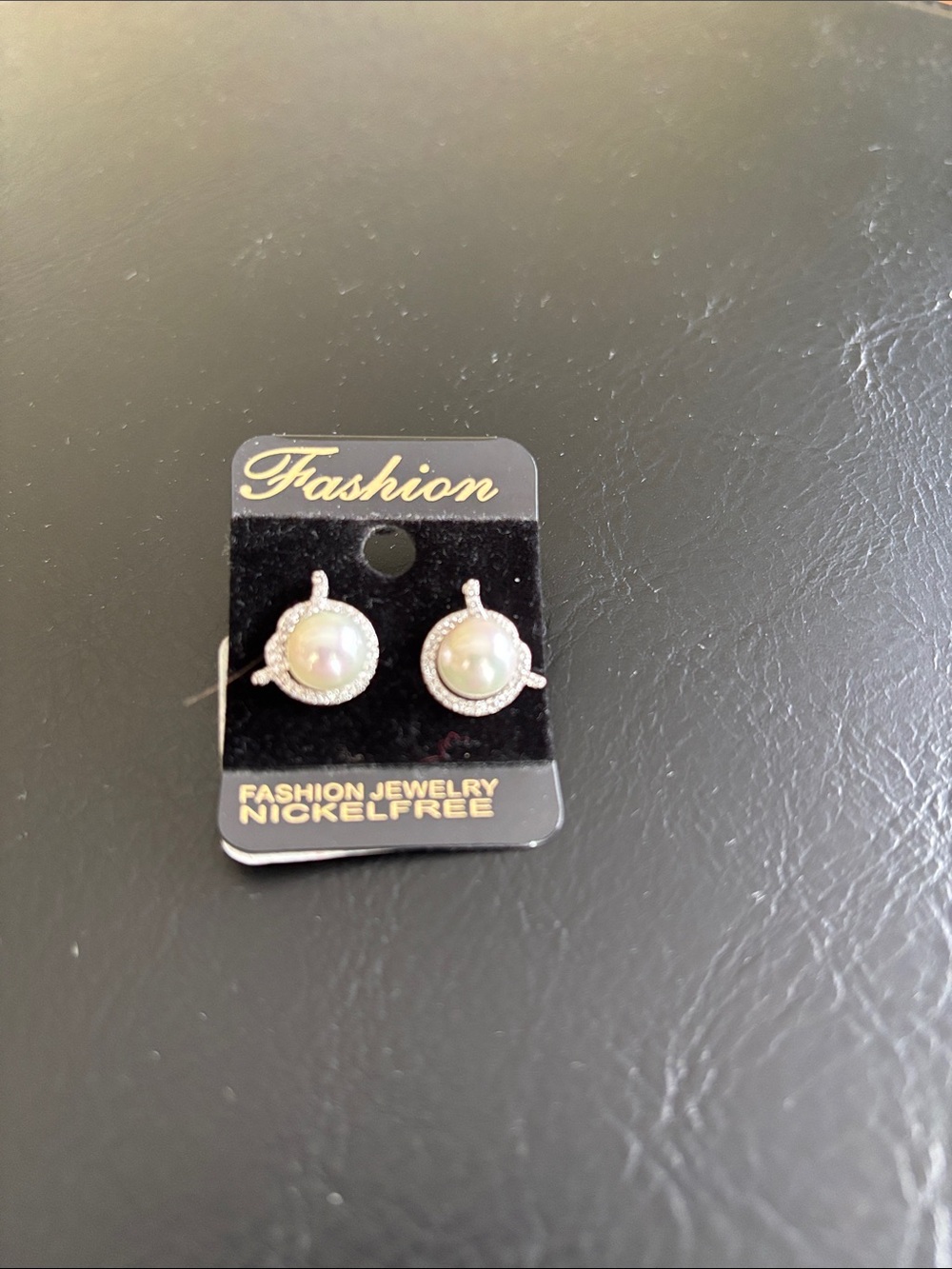 Silver-Tone Pearl Stud Earrings - Cream Pearlescent